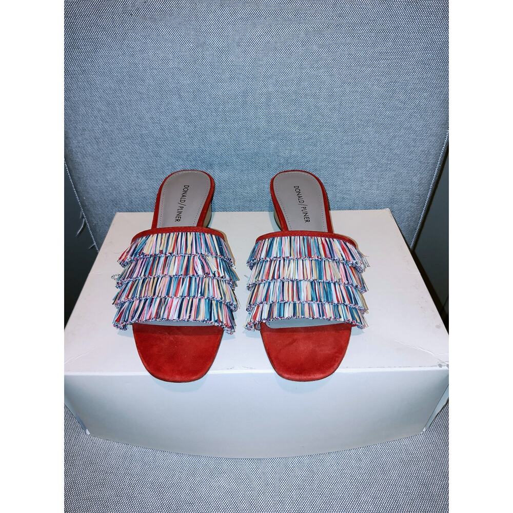 Donald J Pliner Women's Reise Slide Sandal
Size 7